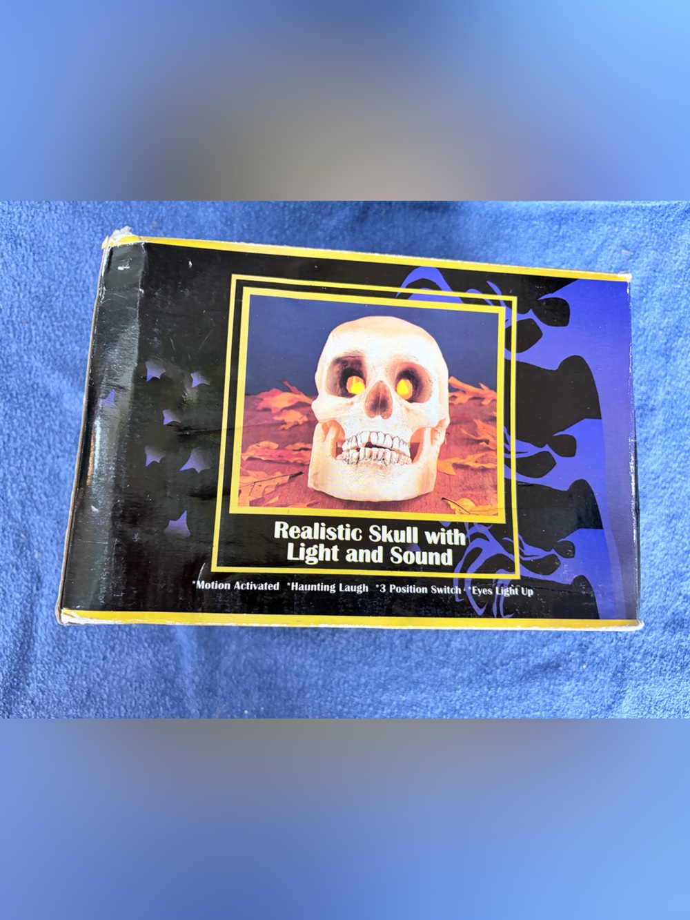 Realistic Skull Light and Sound Halloween Decoration - vintage Gemmy Halloween